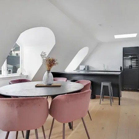 Sanders King Apartment