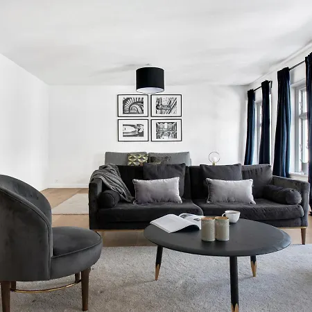 Sanders King Apartment *